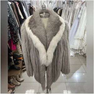 Vintage Real Fur! Elegant Gray Fur Coat with White Trim. Excellent condition